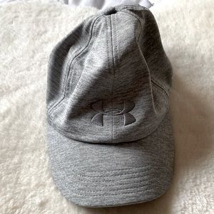 Like new Under Armour women’s baseball hat